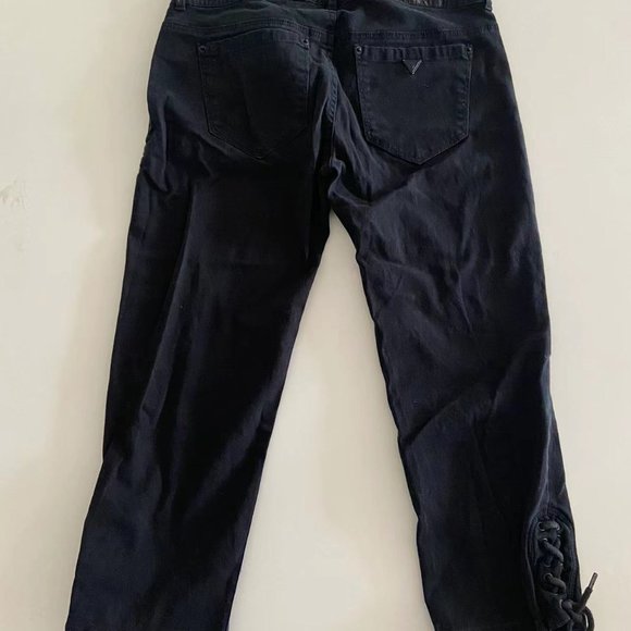 Guess black capris - Picture 2 of 4